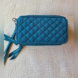 NWT Vera Bradley Quilted Ladies RFID All In One Crossbody Bag / Wristlet